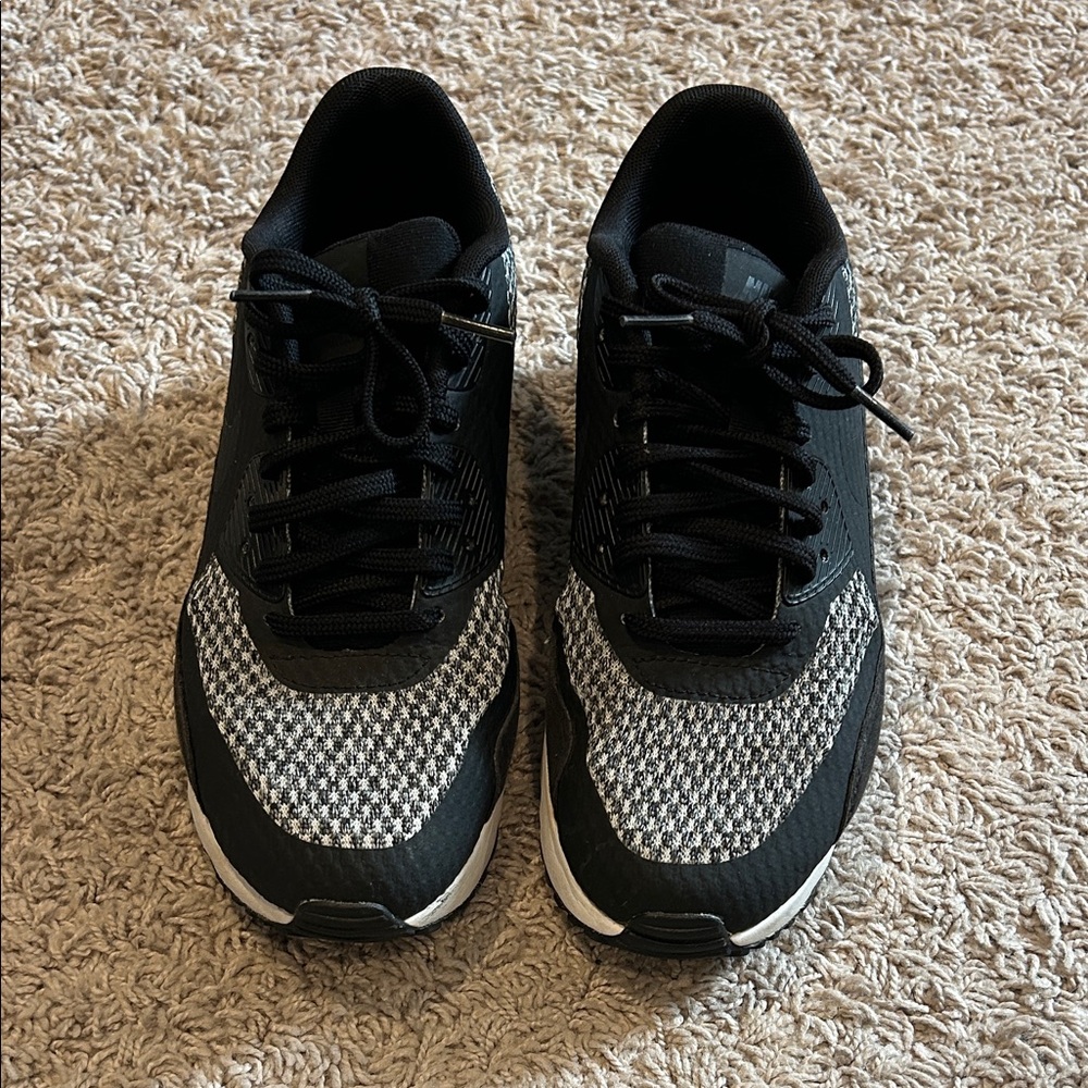 Nike Men's Black and White Athletic Shoes